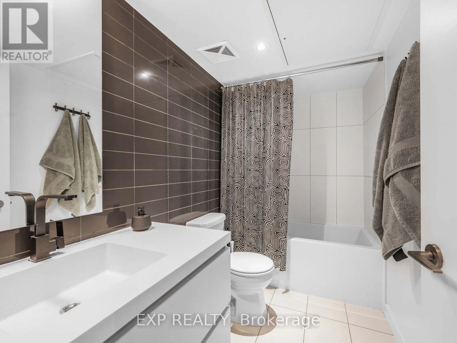116 - 75 QUEENS WHARF ROAD