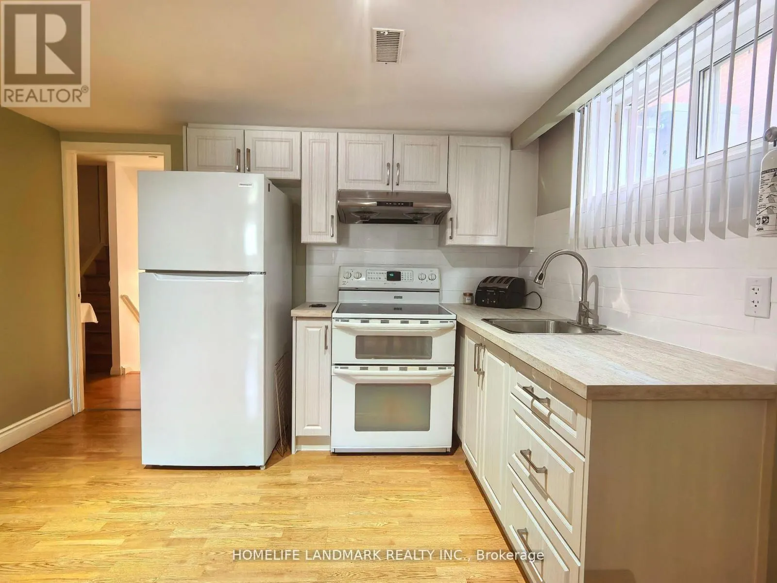 MAIN & BSMT - 74 BARONESS CRESCENT
