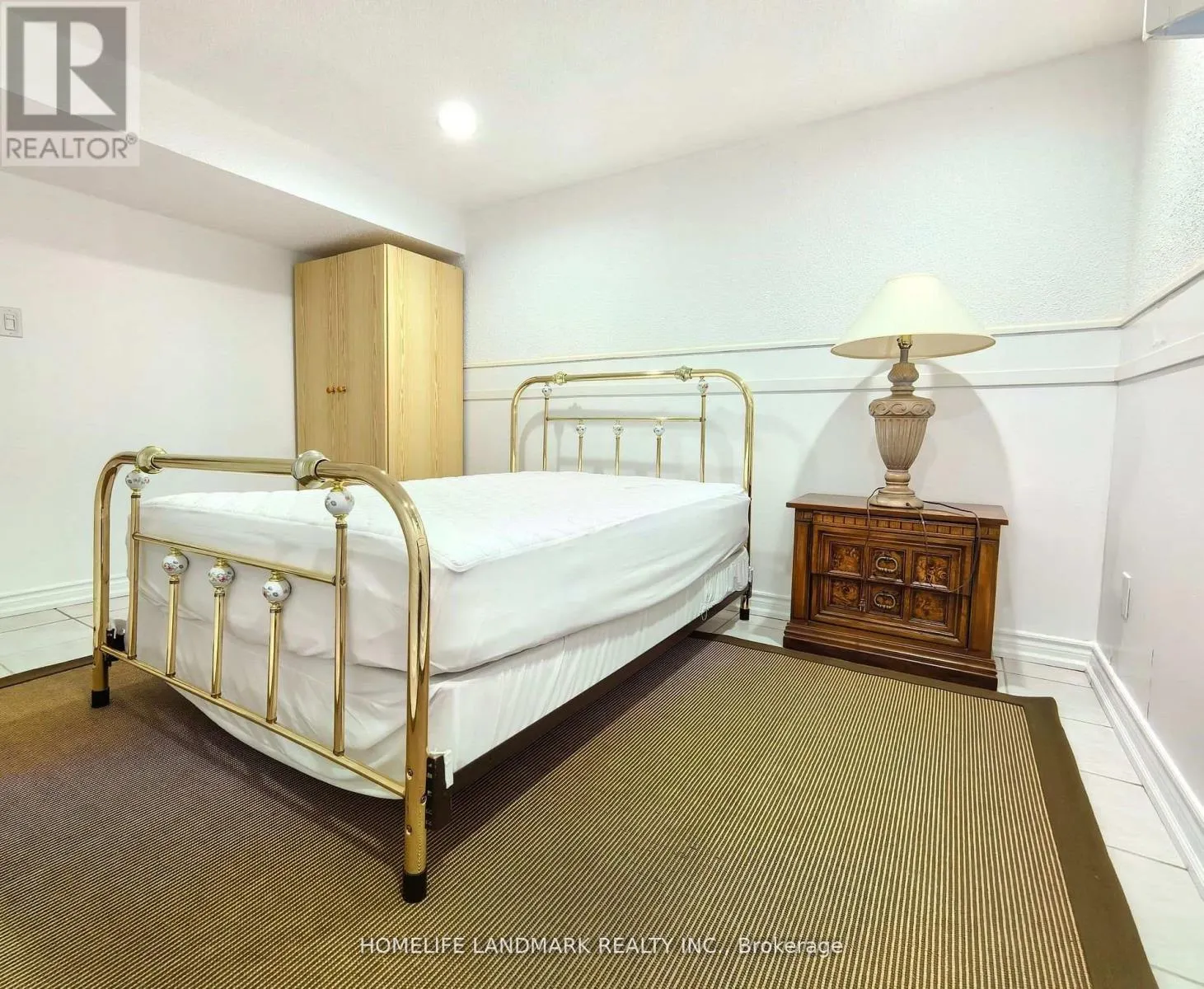 MAIN & BSMT - 74 BARONESS CRESCENT