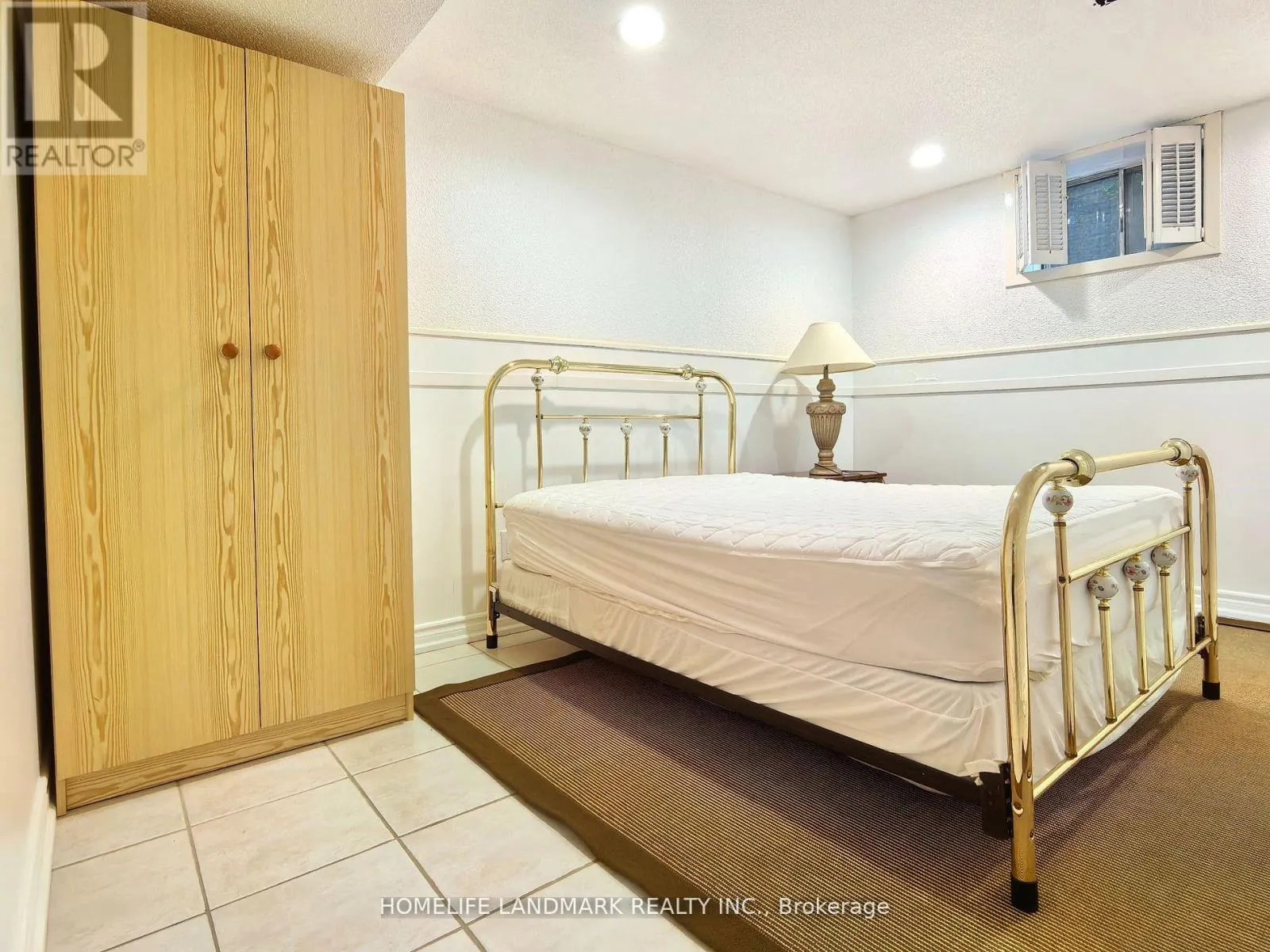 MAIN & BSMT - 74 BARONESS CRESCENT
