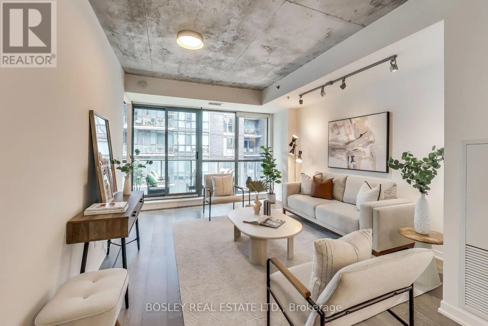 403 - 8 GLADSTONE AVENUE