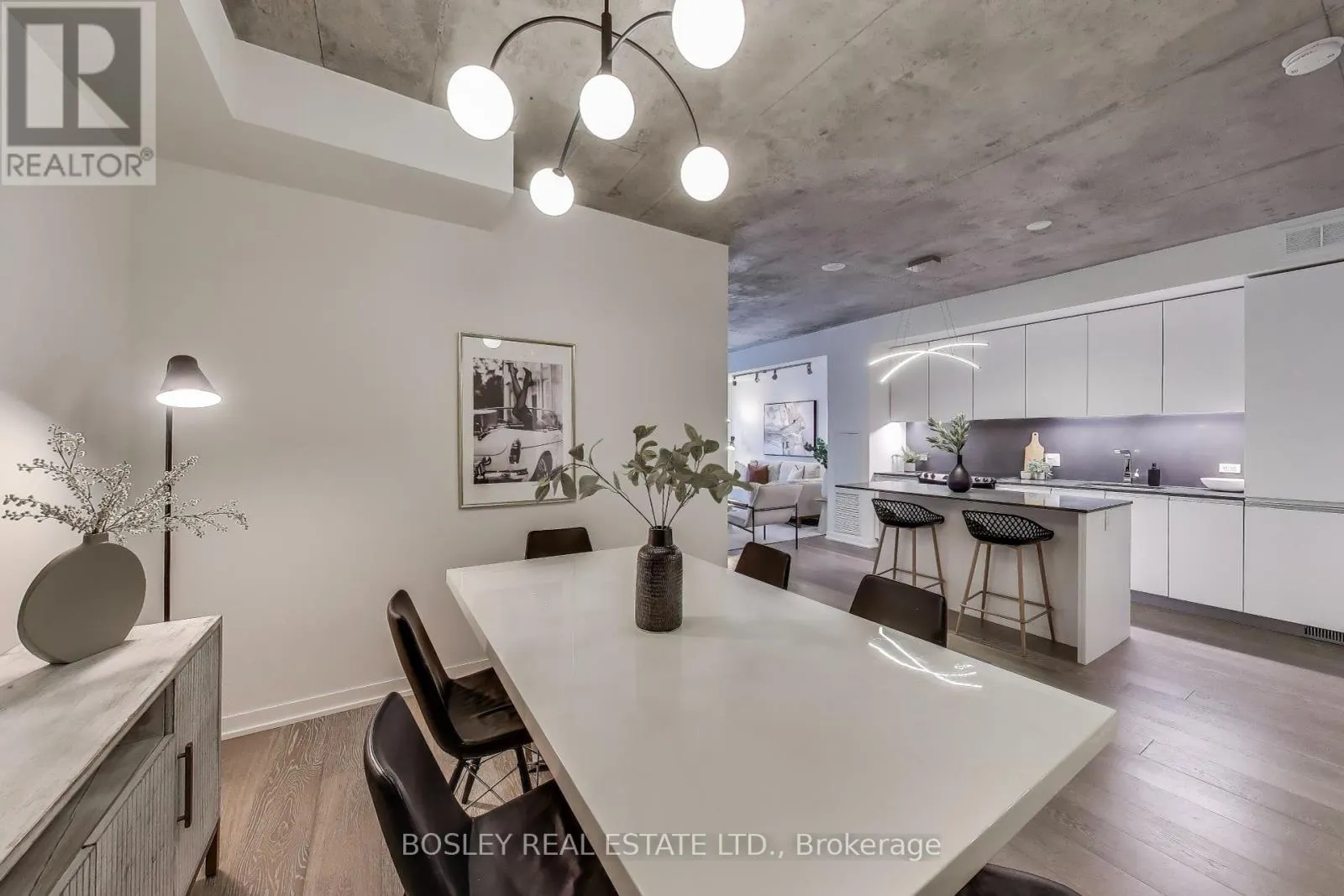 403 - 8 GLADSTONE AVENUE
