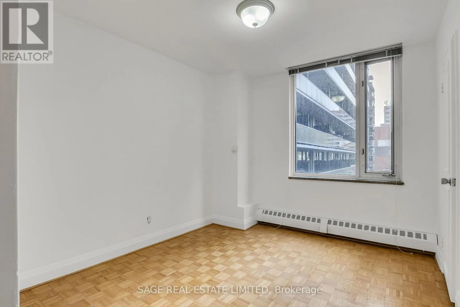 204 - 74 SPADINA ROAD