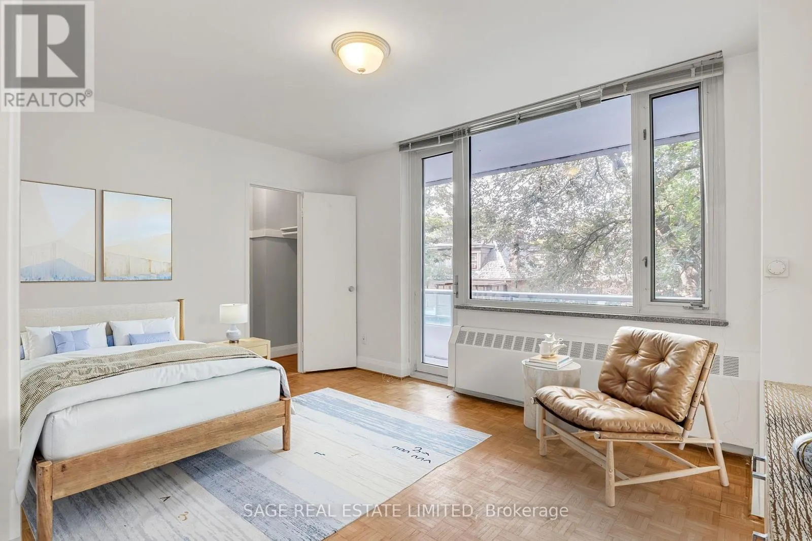 204 - 74 SPADINA ROAD