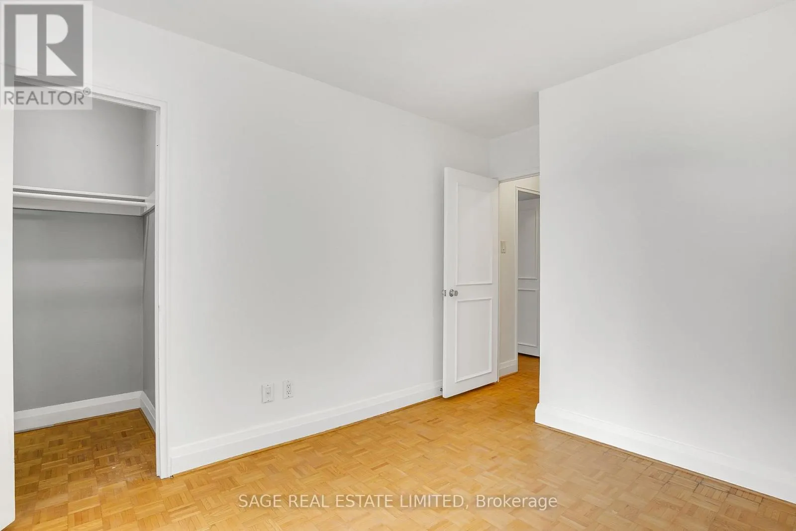 204 - 74 SPADINA ROAD