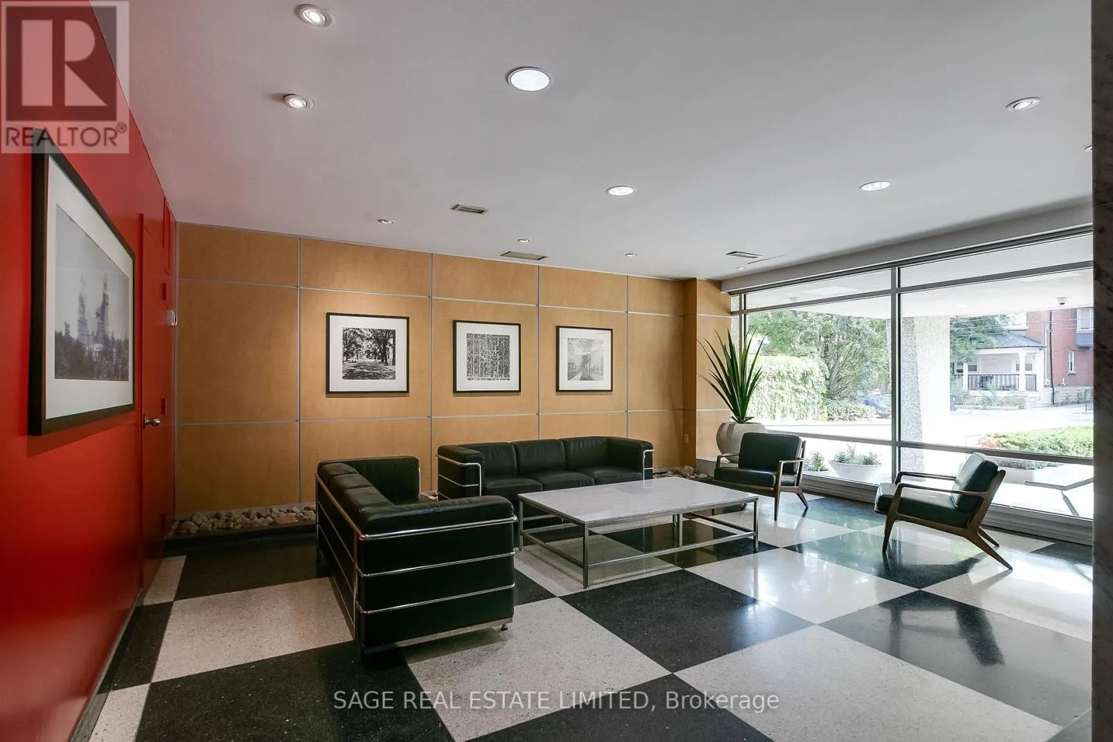 204 - 74 SPADINA ROAD