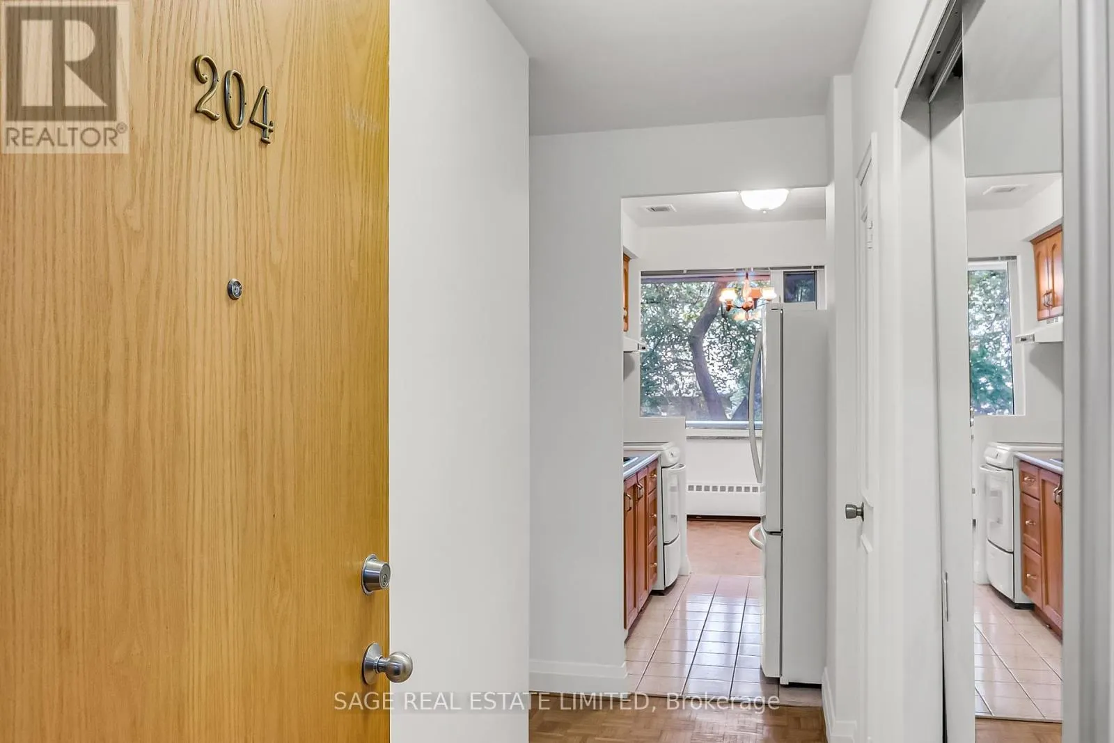204 - 74 SPADINA ROAD