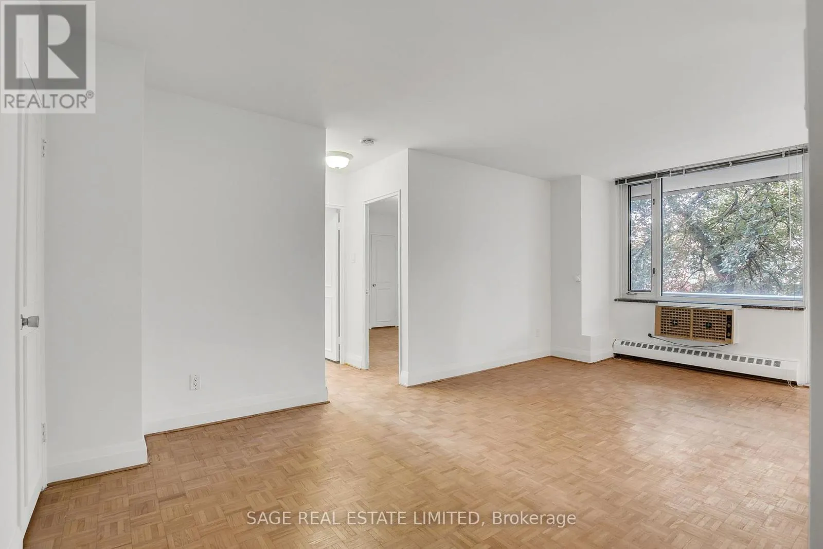 204 - 74 SPADINA ROAD