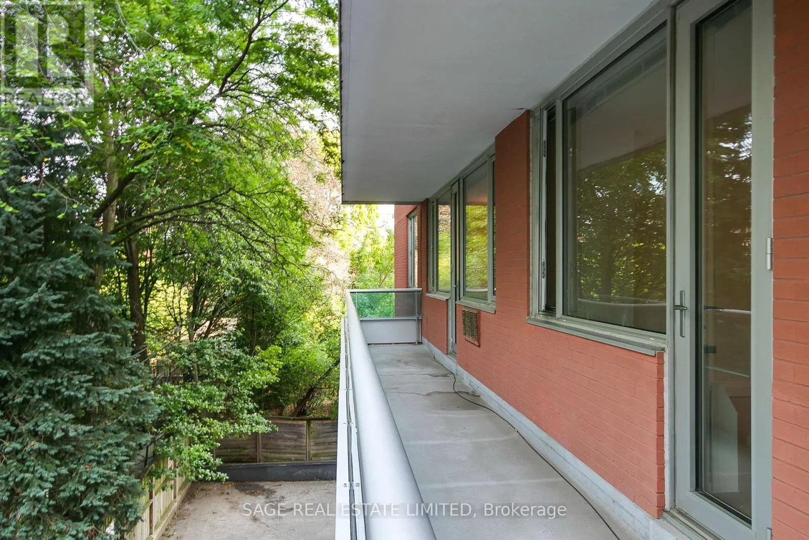 204 - 74 SPADINA ROAD