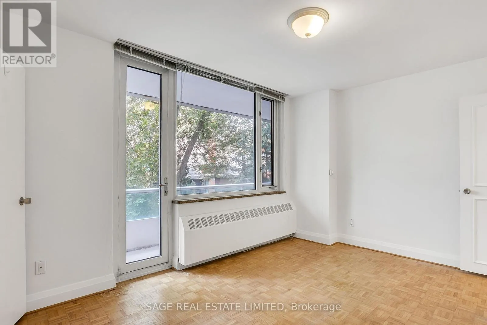 204 - 74 SPADINA ROAD