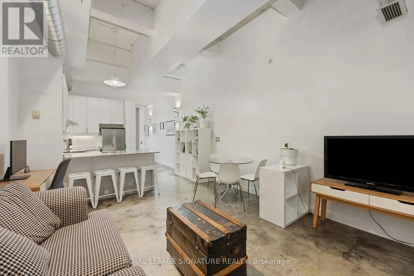 B05 - 135 DALHOUSIE STREET