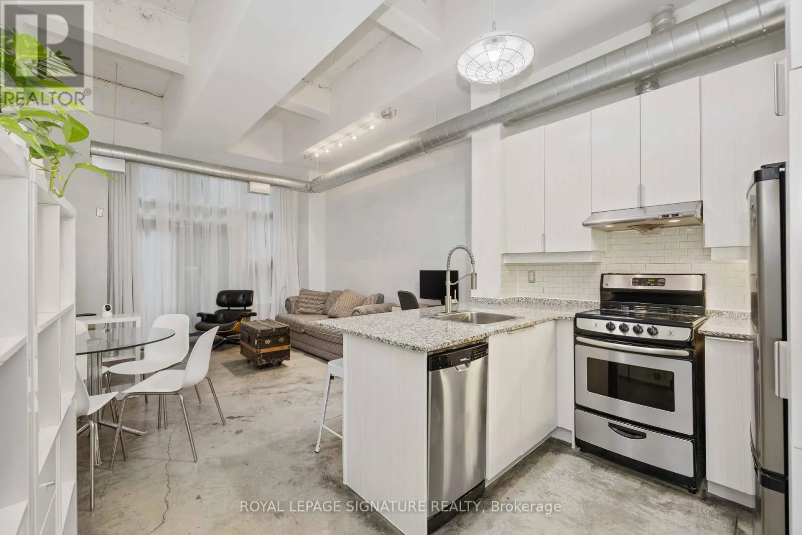 B05 - 135 DALHOUSIE STREET