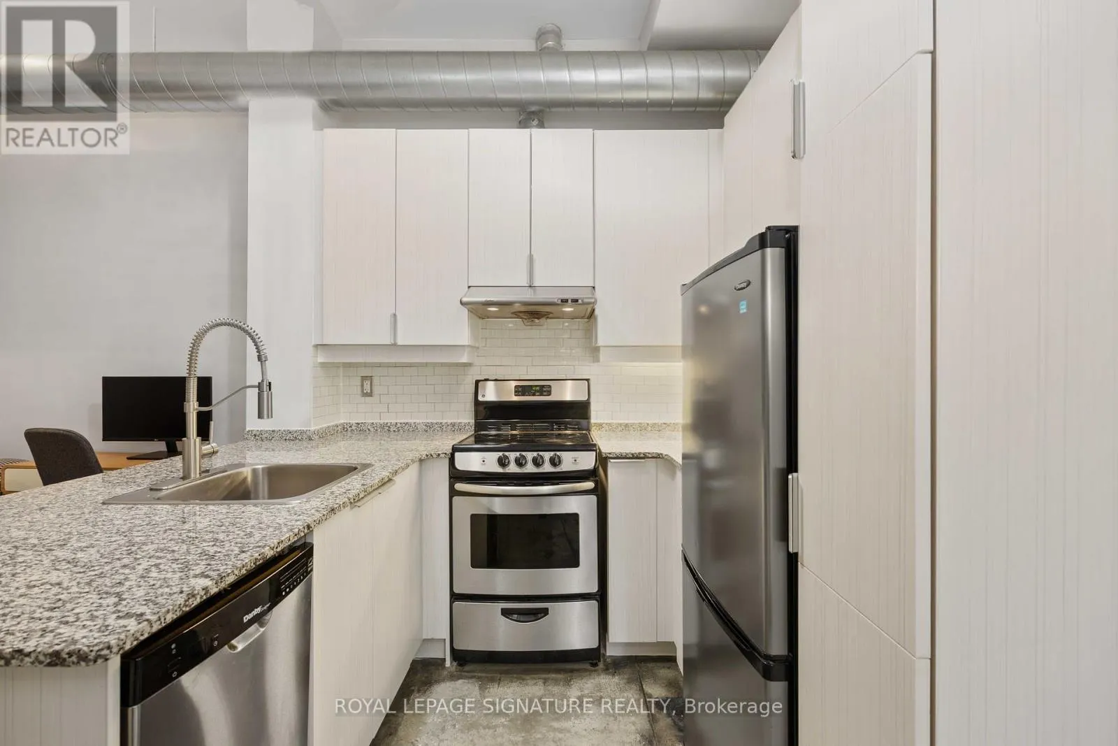 B05 - 135 DALHOUSIE STREET