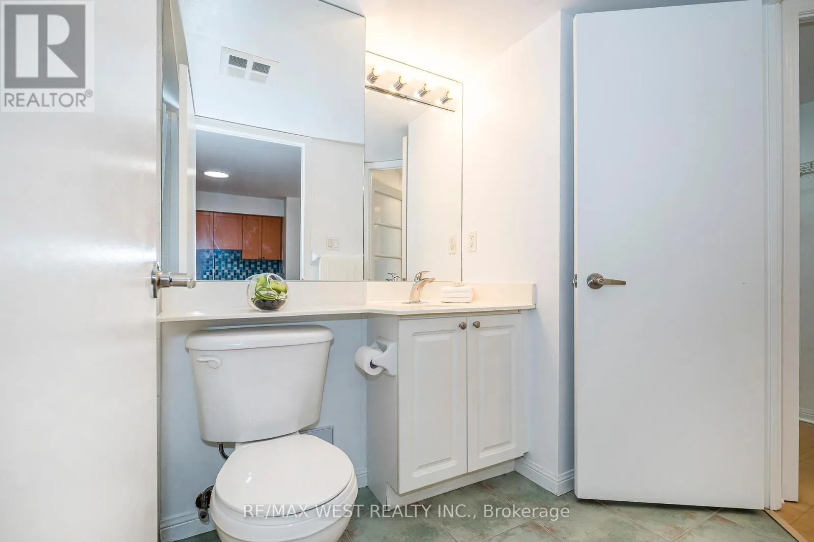 209 - 1000 KING STREET W