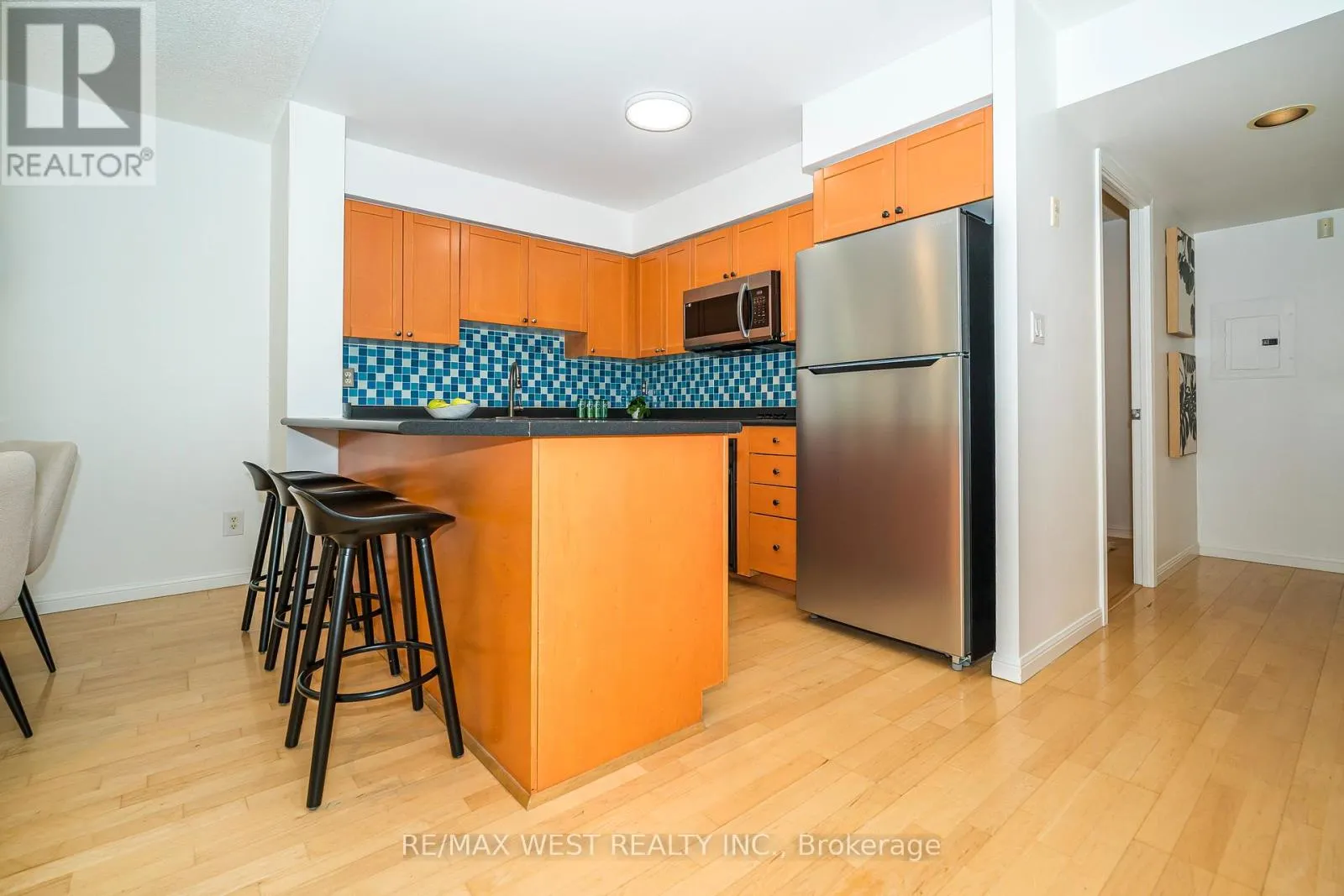209 - 1000 KING STREET W