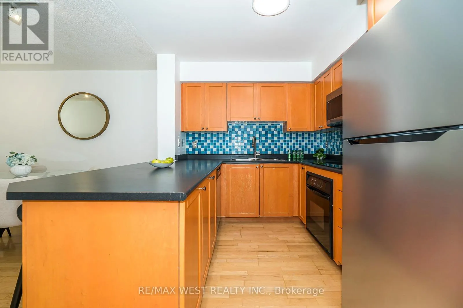 209 - 1000 KING STREET W