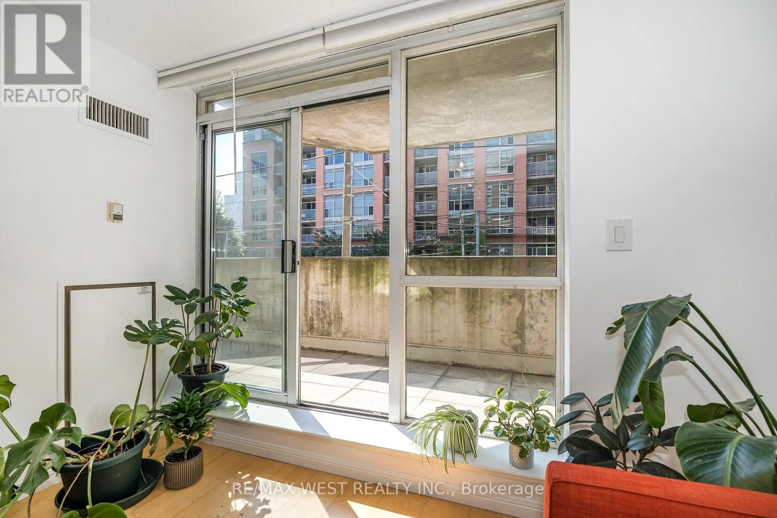 209 - 1000 KING STREET W