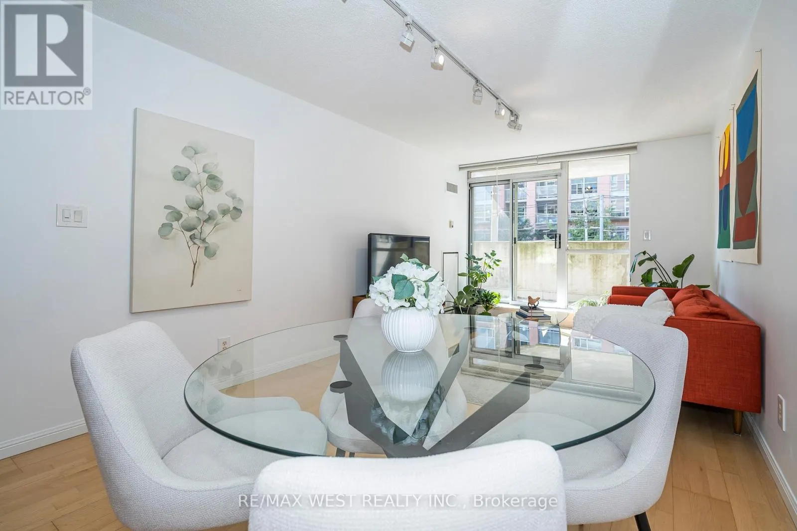 209 - 1000 KING STREET W