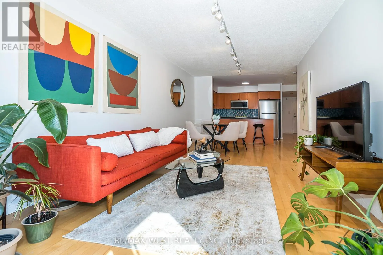 209 - 1000 KING STREET W