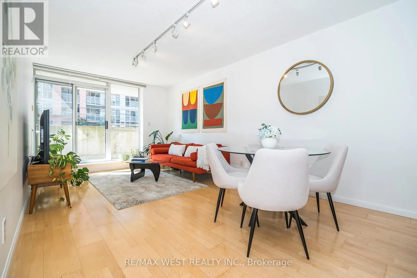 209 - 1000 KING STREET W