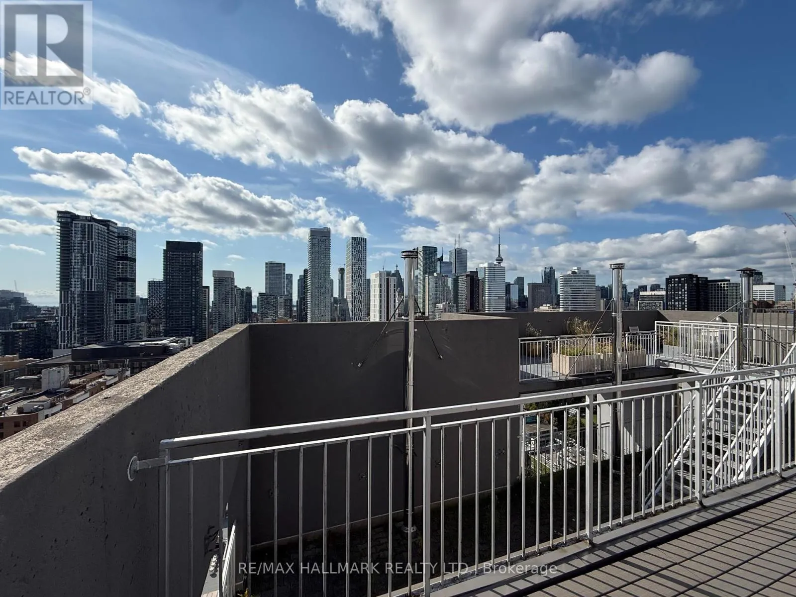 8E - 86 GERRARD STREET E