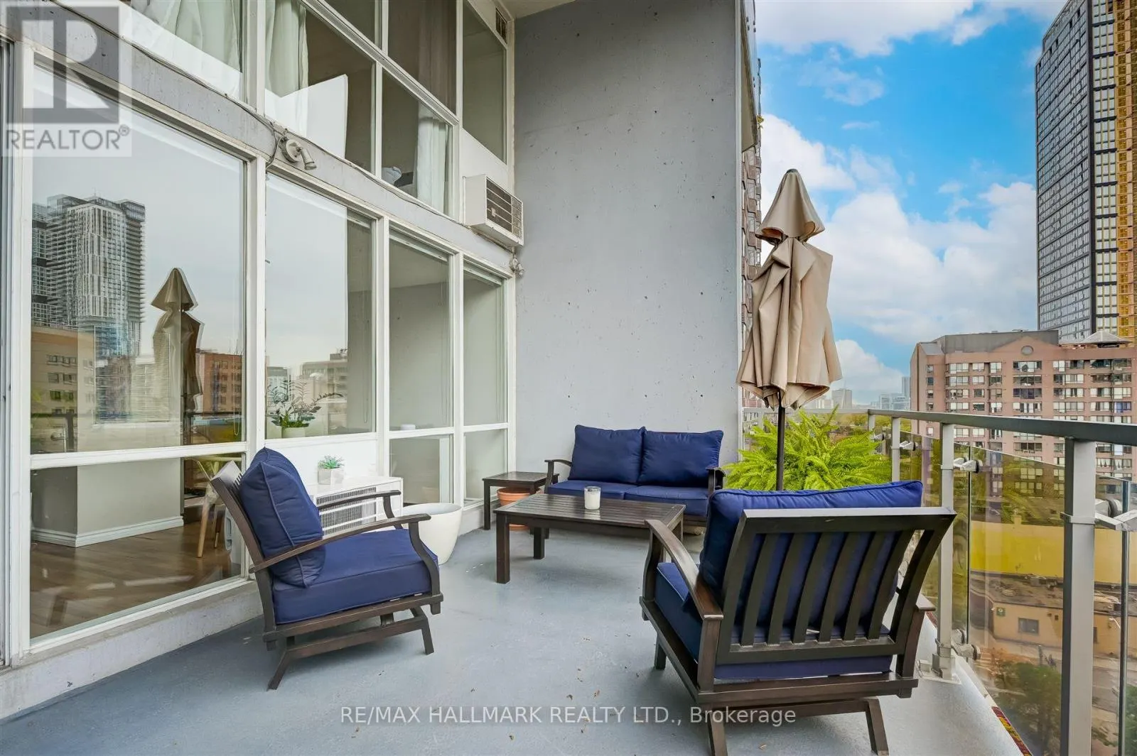 8E - 86 GERRARD STREET E