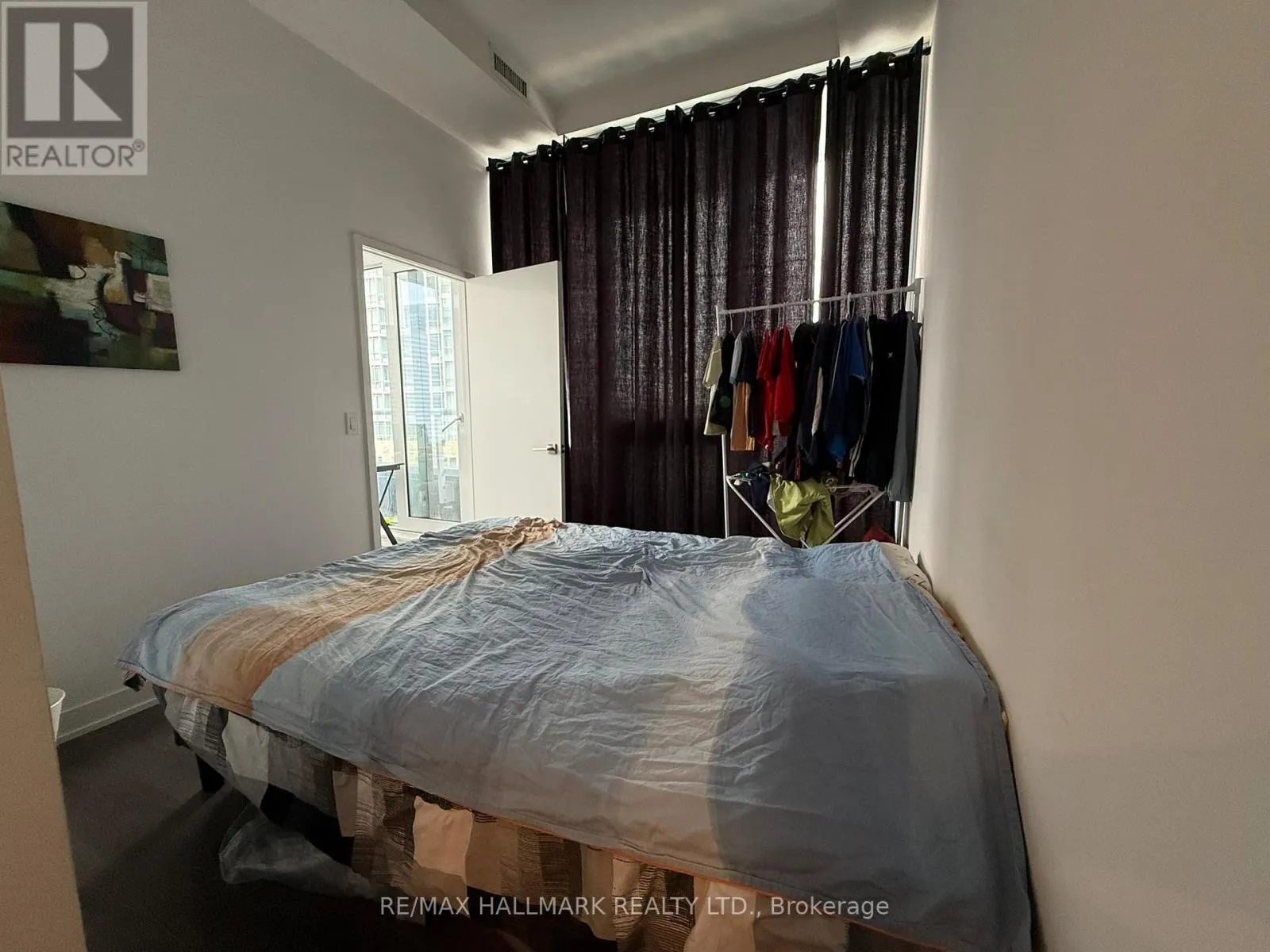 407 - 15 HOLMES AVENUE