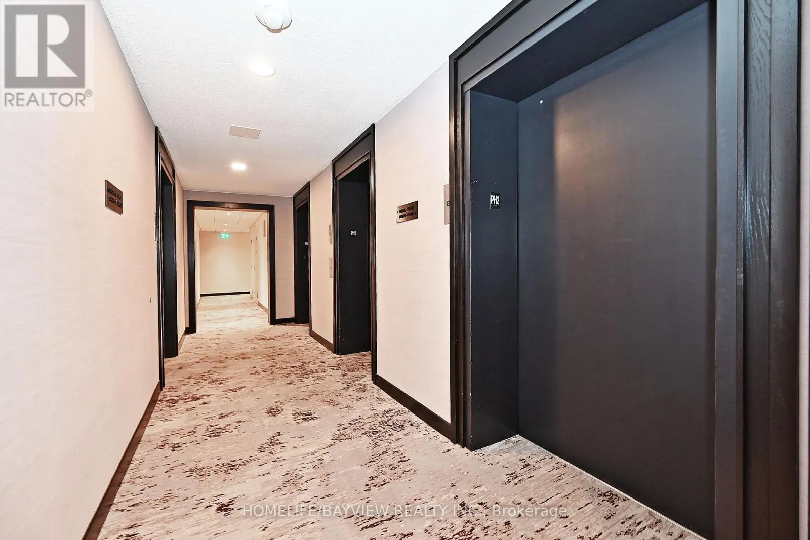 PH 202 - 23 HOLLYWOOD AVENUE