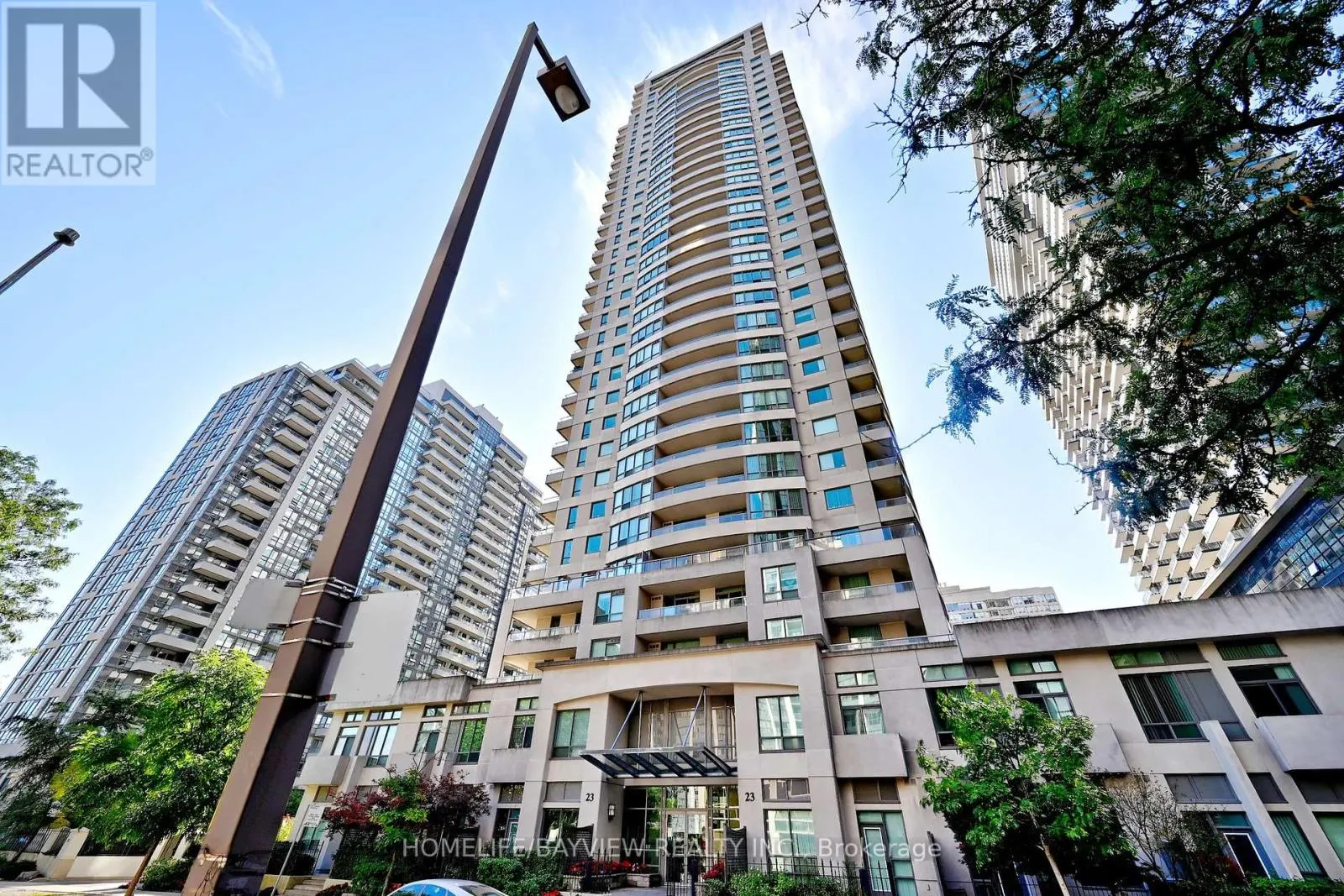 PH 202 - 23 HOLLYWOOD AVENUE