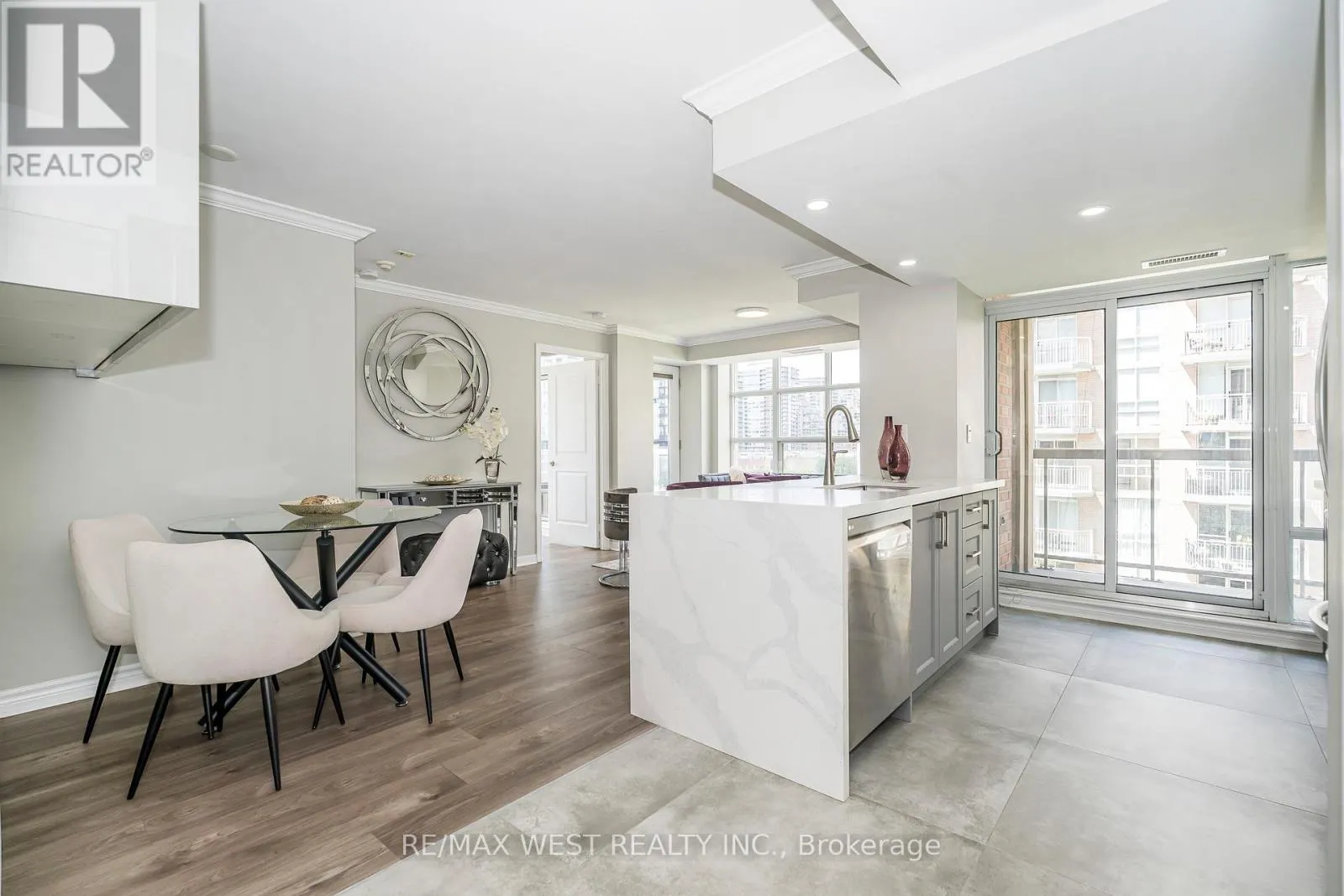 705 - 15 STAFFORD STREET