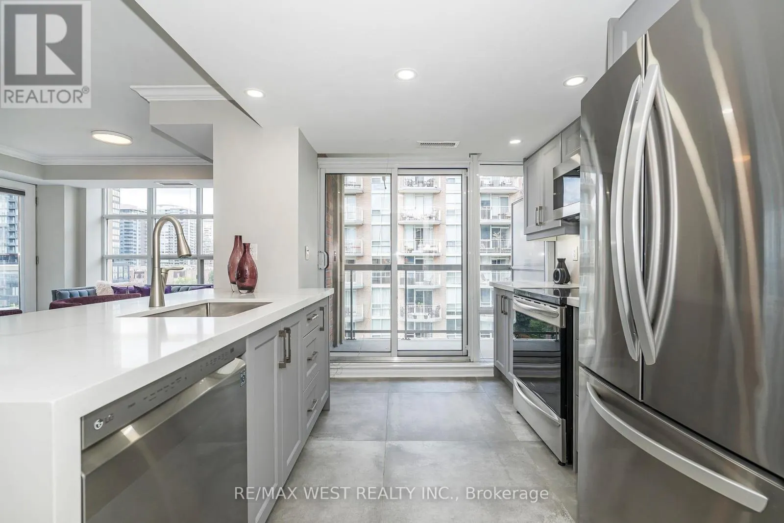 705 - 15 STAFFORD STREET