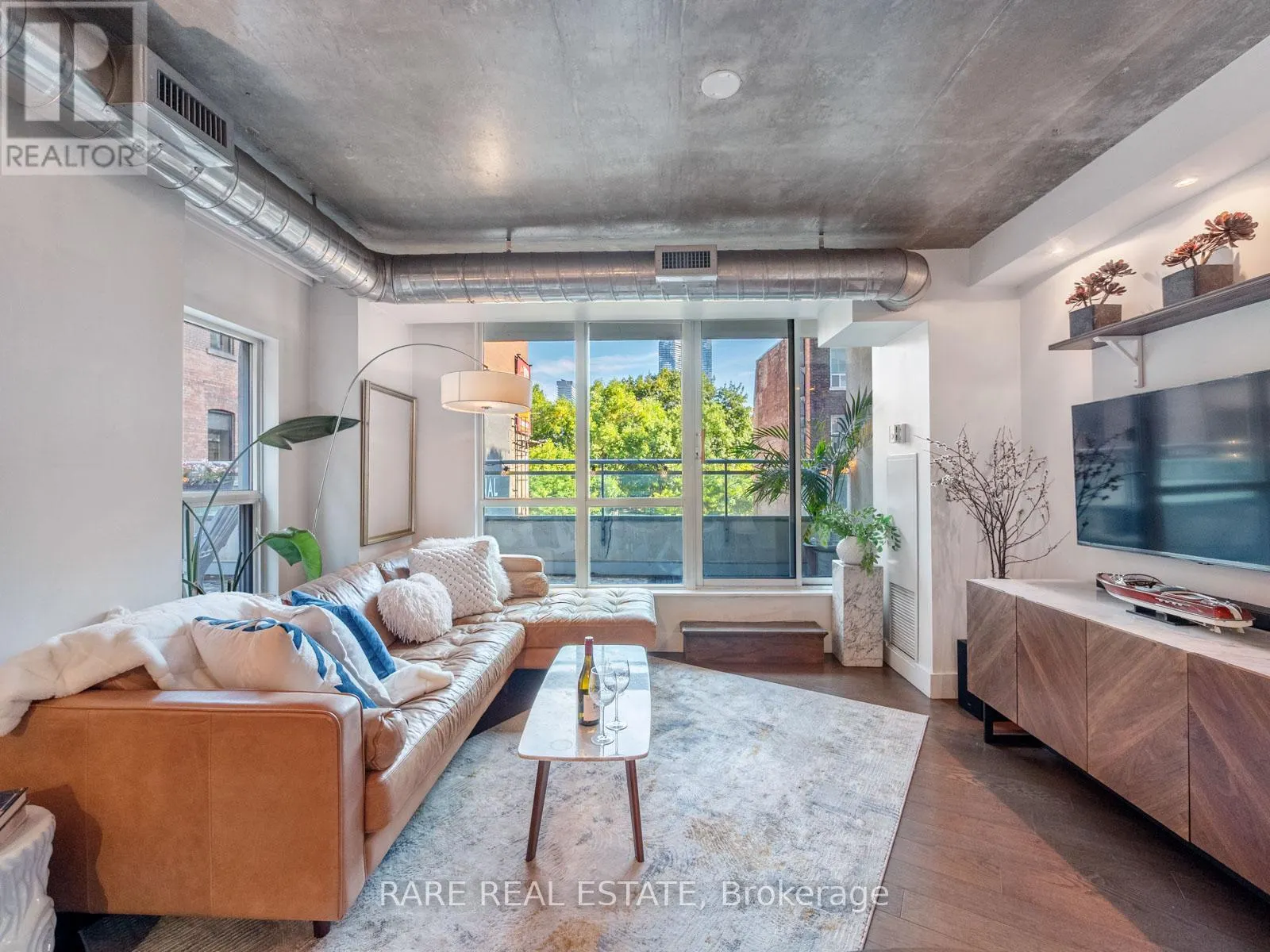 202 - 77 LOMBARD STREET