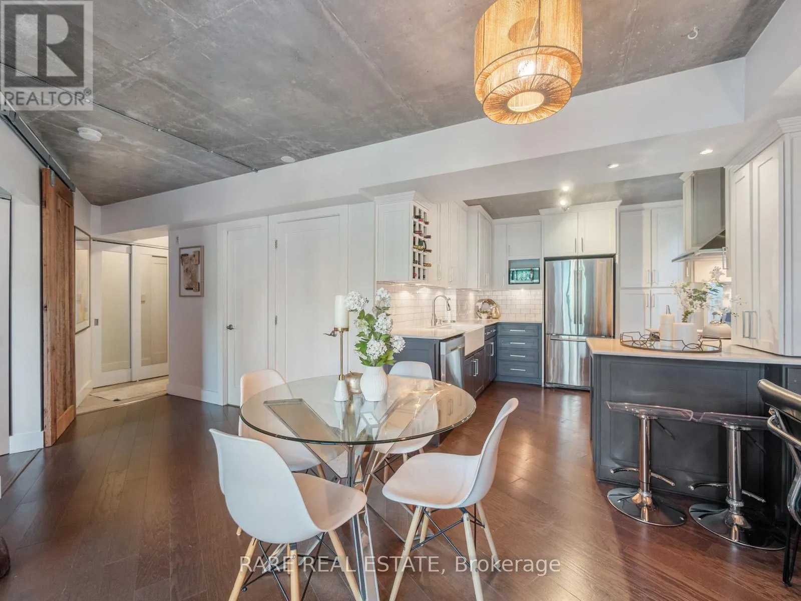 202 - 77 LOMBARD STREET