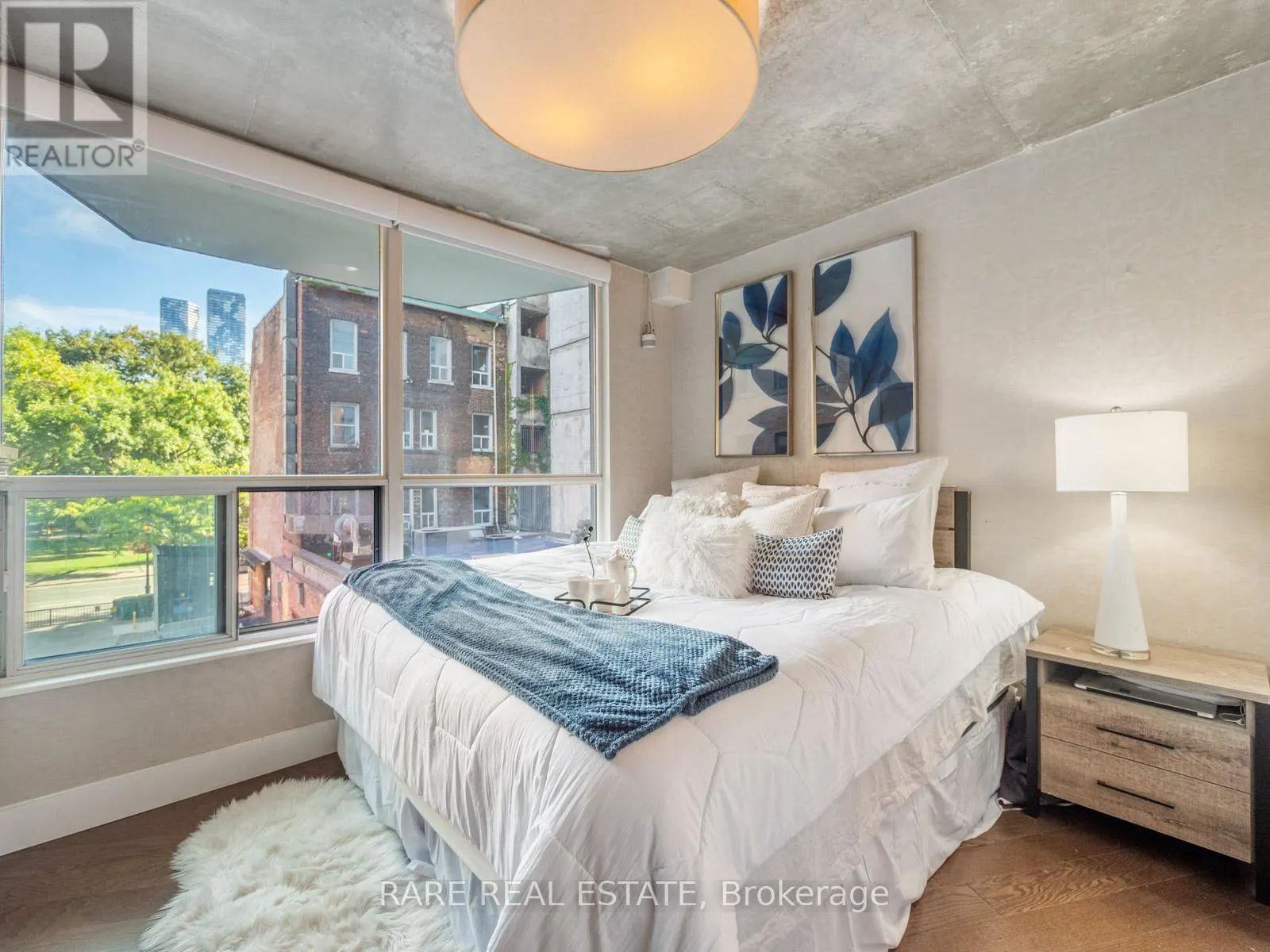 202 - 77 LOMBARD STREET