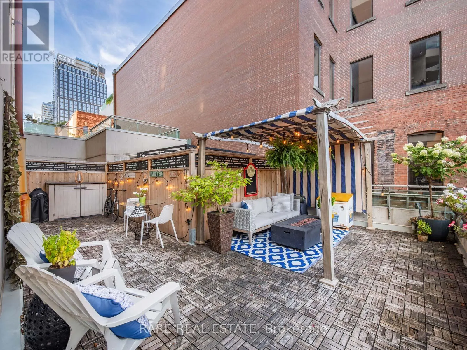 202 - 77 LOMBARD STREET