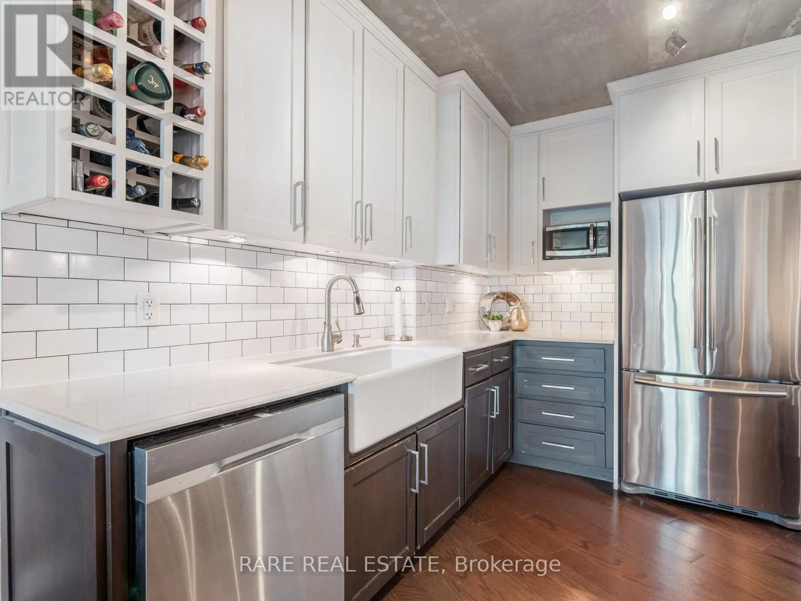 202 - 77 LOMBARD STREET