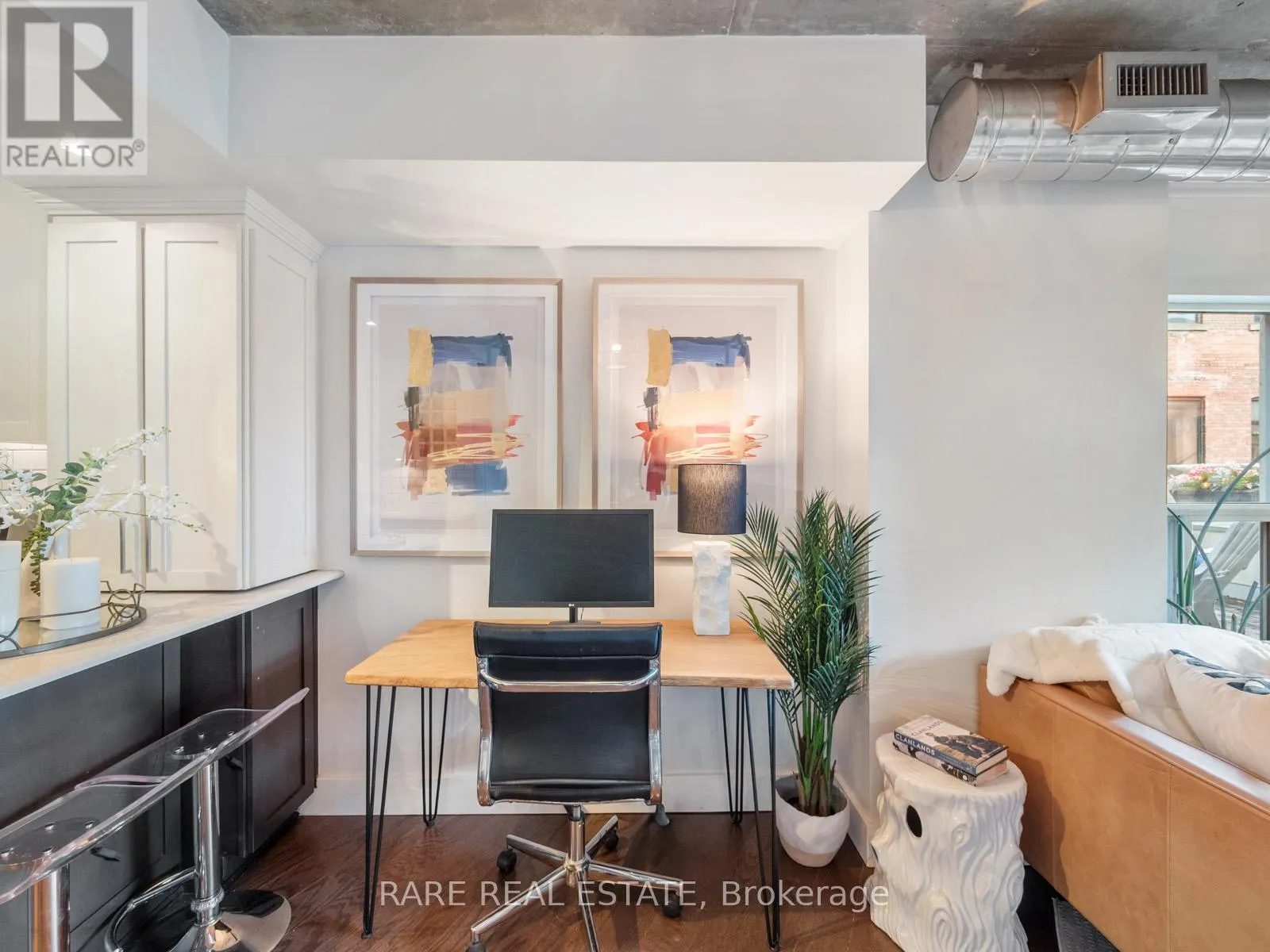 202 - 77 LOMBARD STREET