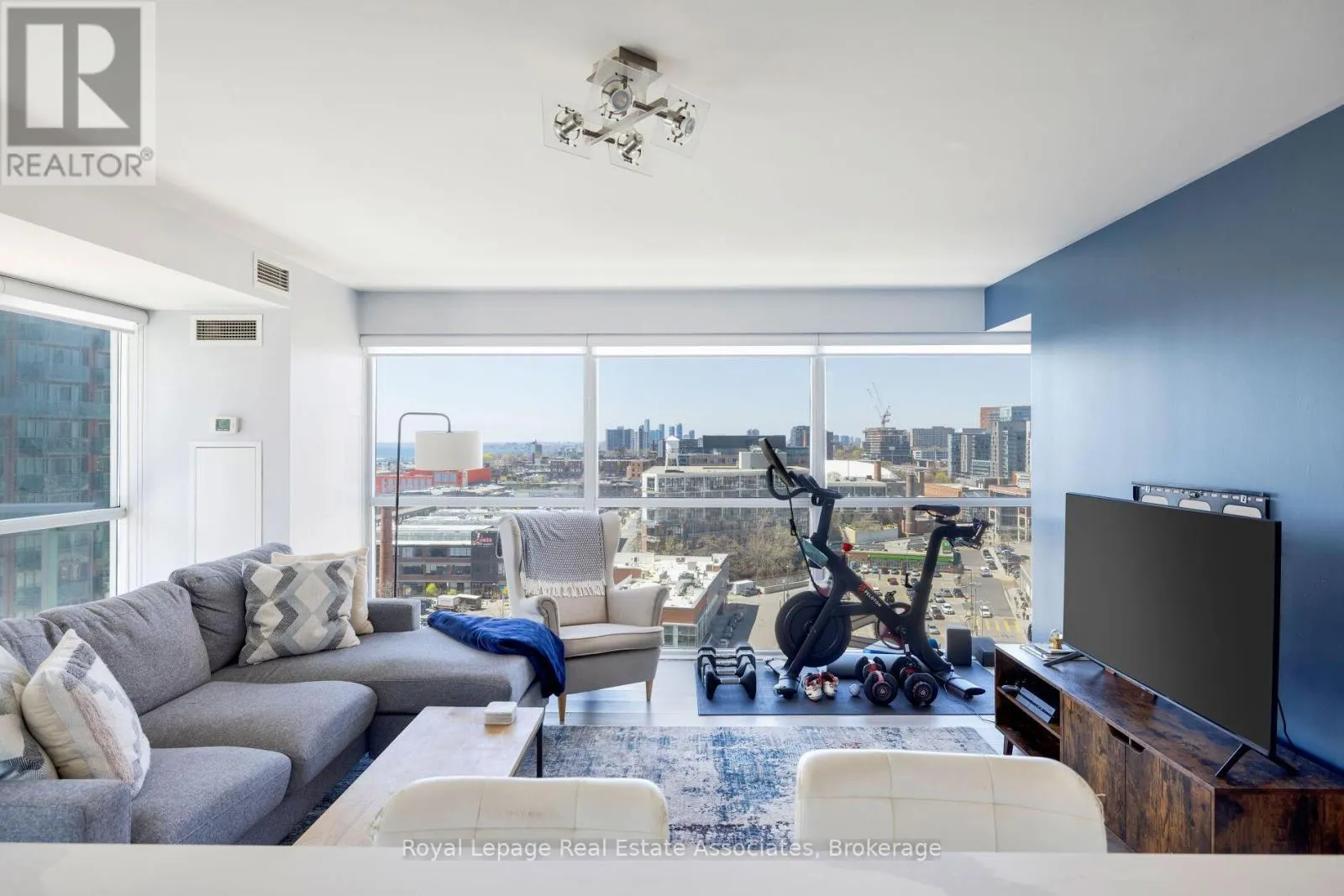 1203 - 100 WESTERN BATTERY ROAD