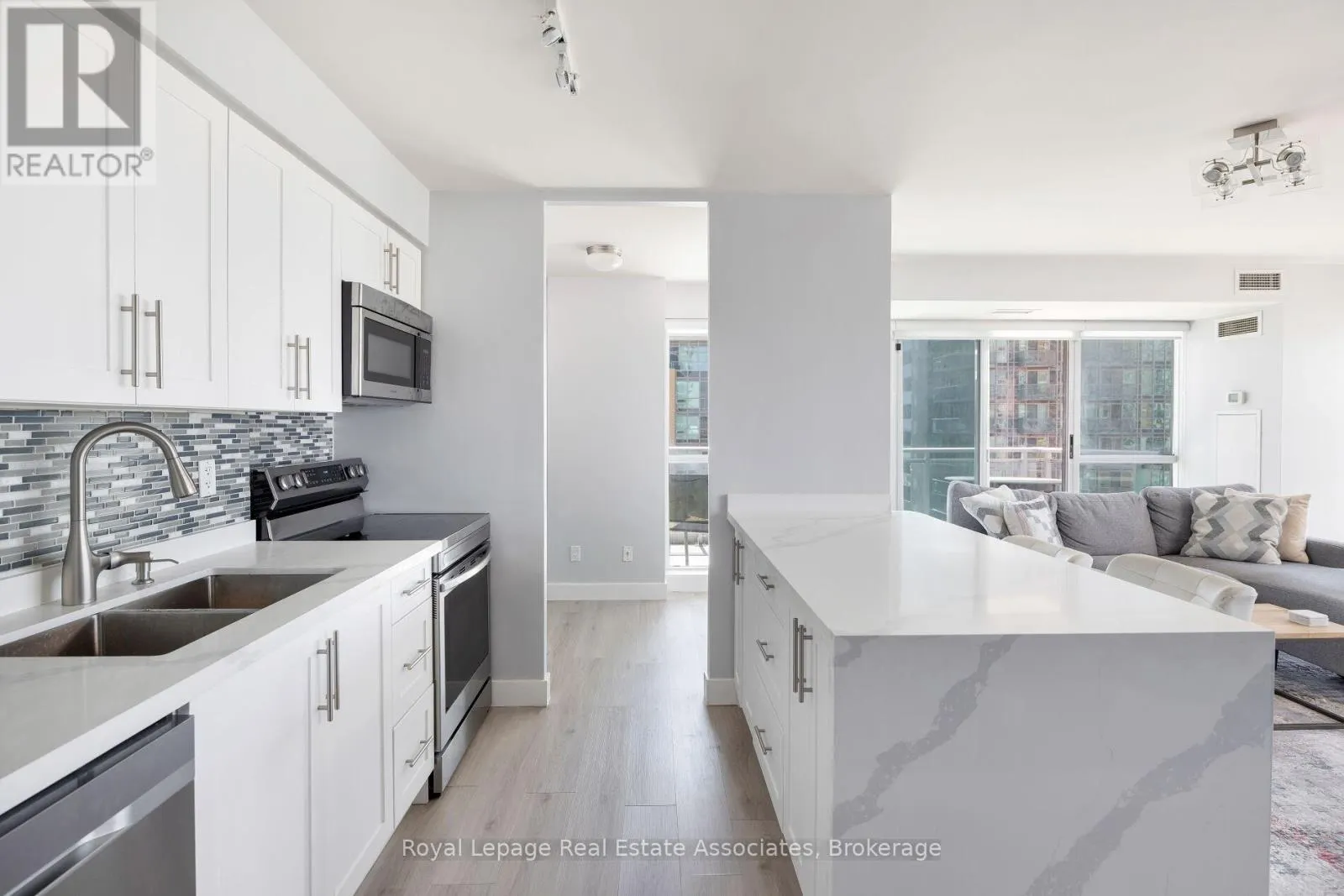 1203 - 100 WESTERN BATTERY ROAD