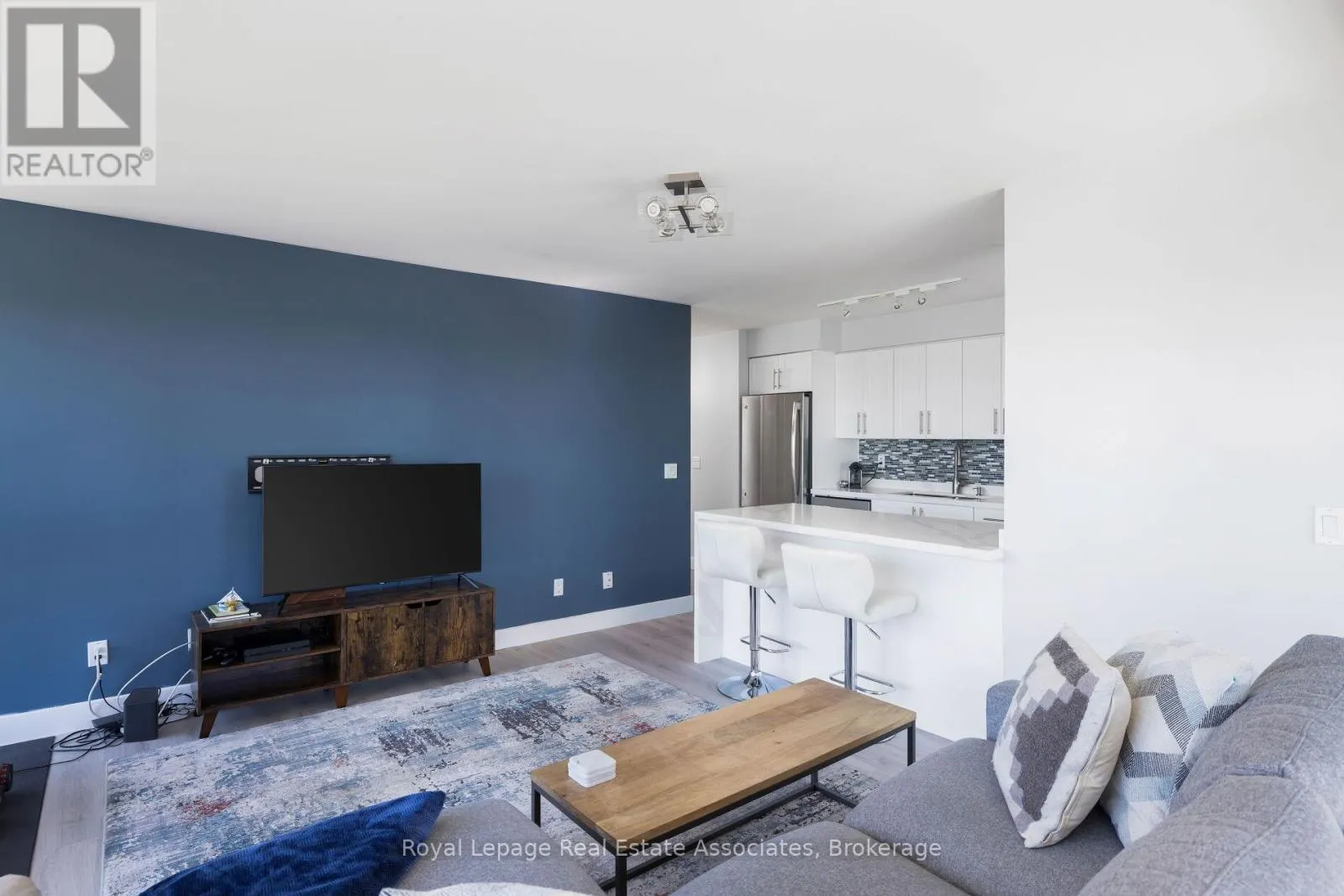 1203 - 100 WESTERN BATTERY ROAD