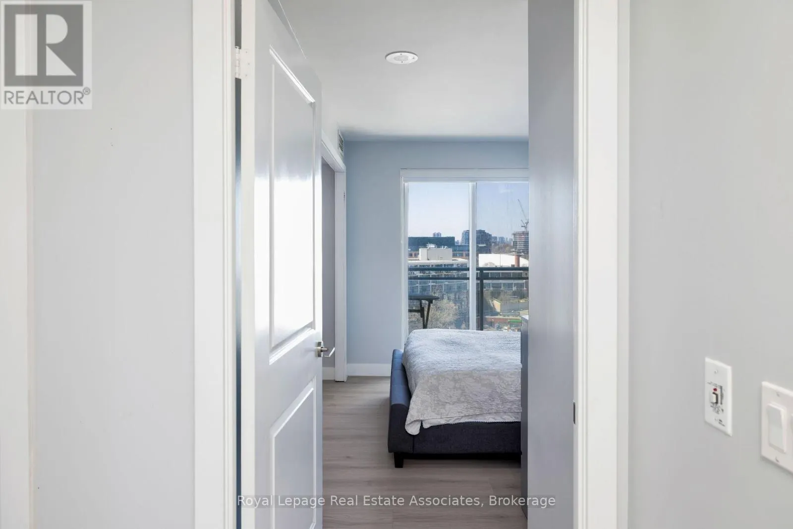 1203 - 100 WESTERN BATTERY ROAD