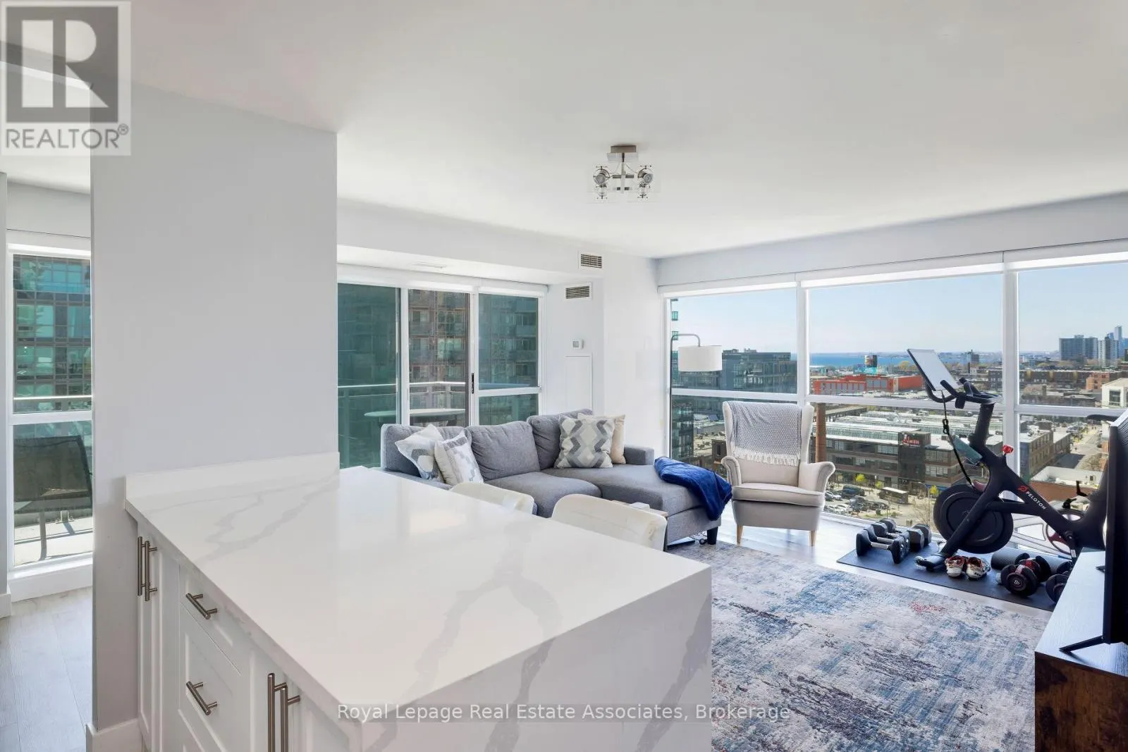 1203 - 100 WESTERN BATTERY ROAD