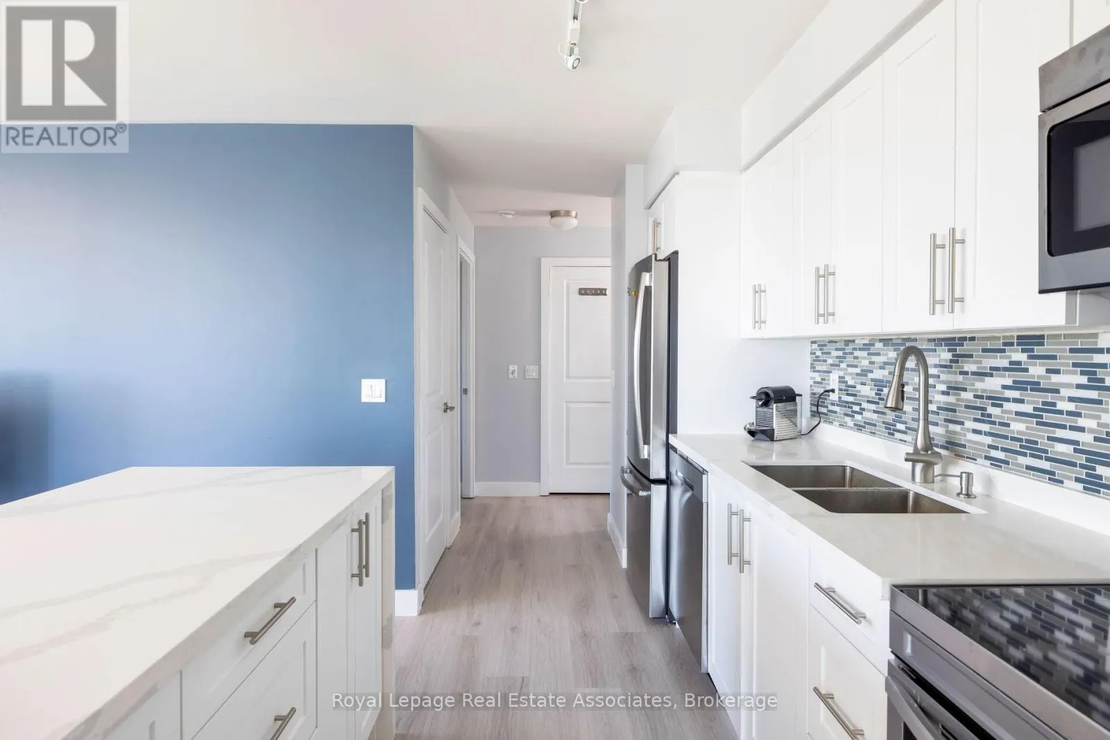 1203 - 100 WESTERN BATTERY ROAD