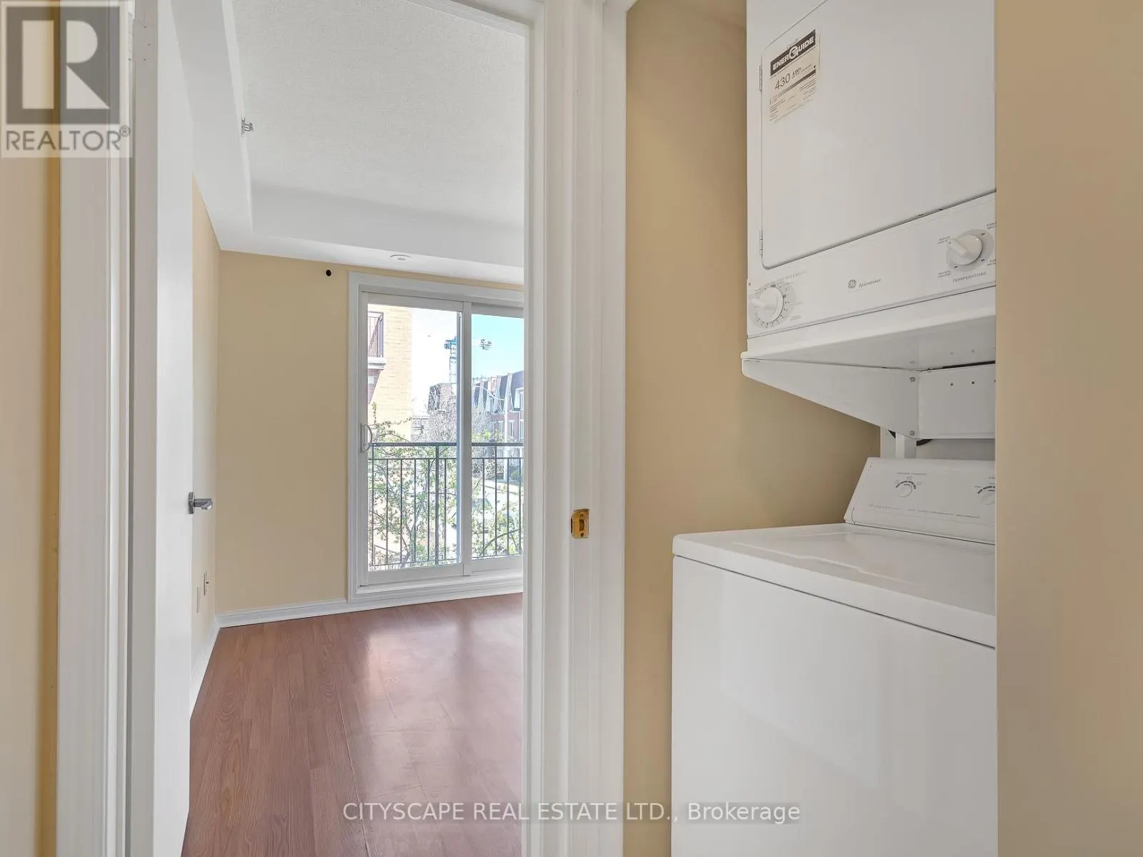 901 B - 16 LAIDLAW STREET