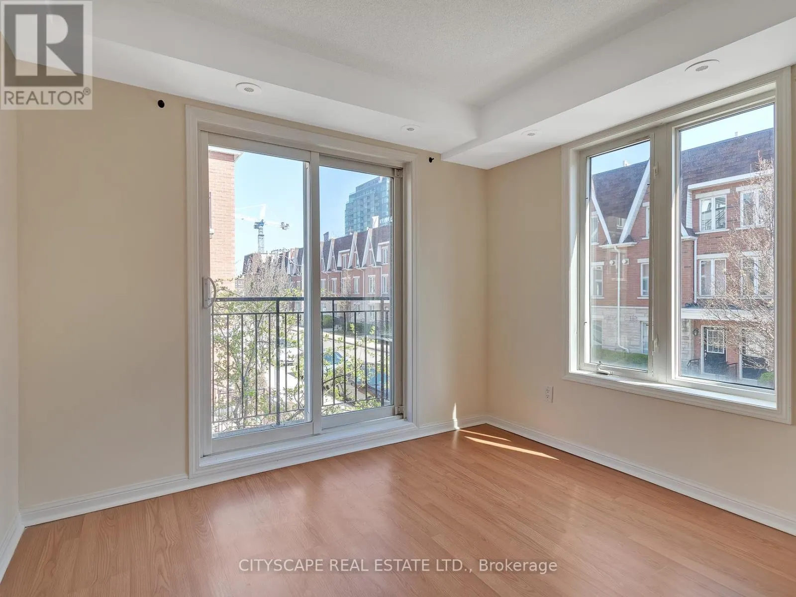 901 B - 16 LAIDLAW STREET