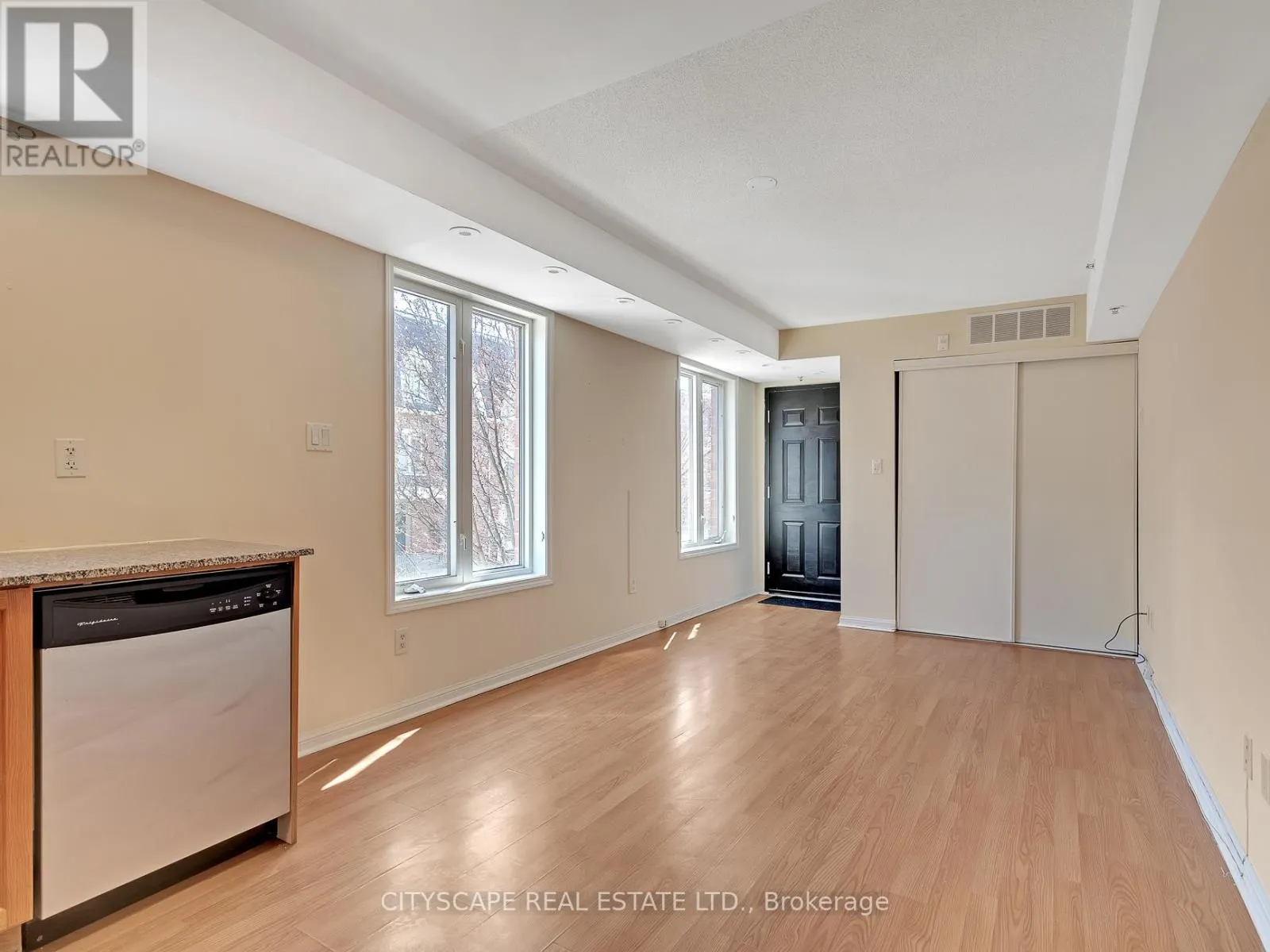 901 B - 16 LAIDLAW STREET