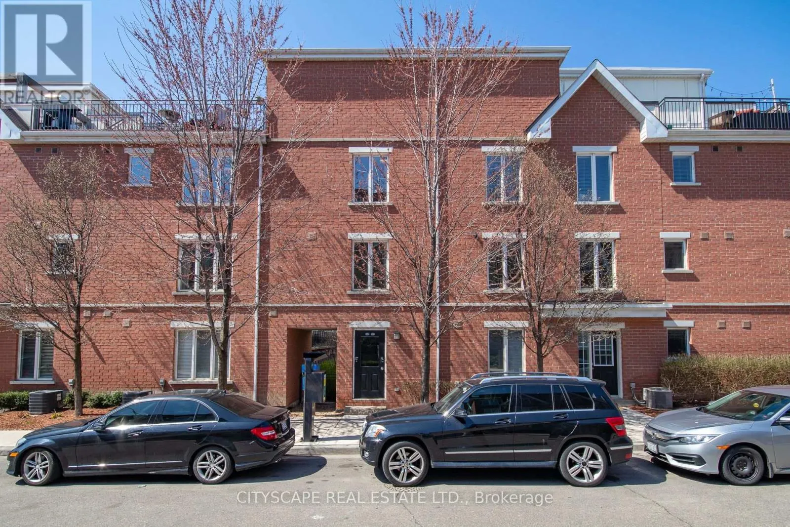 901 B - 16 LAIDLAW STREET