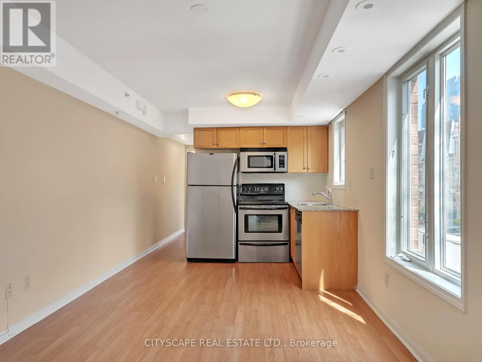 901 B - 16 LAIDLAW STREET