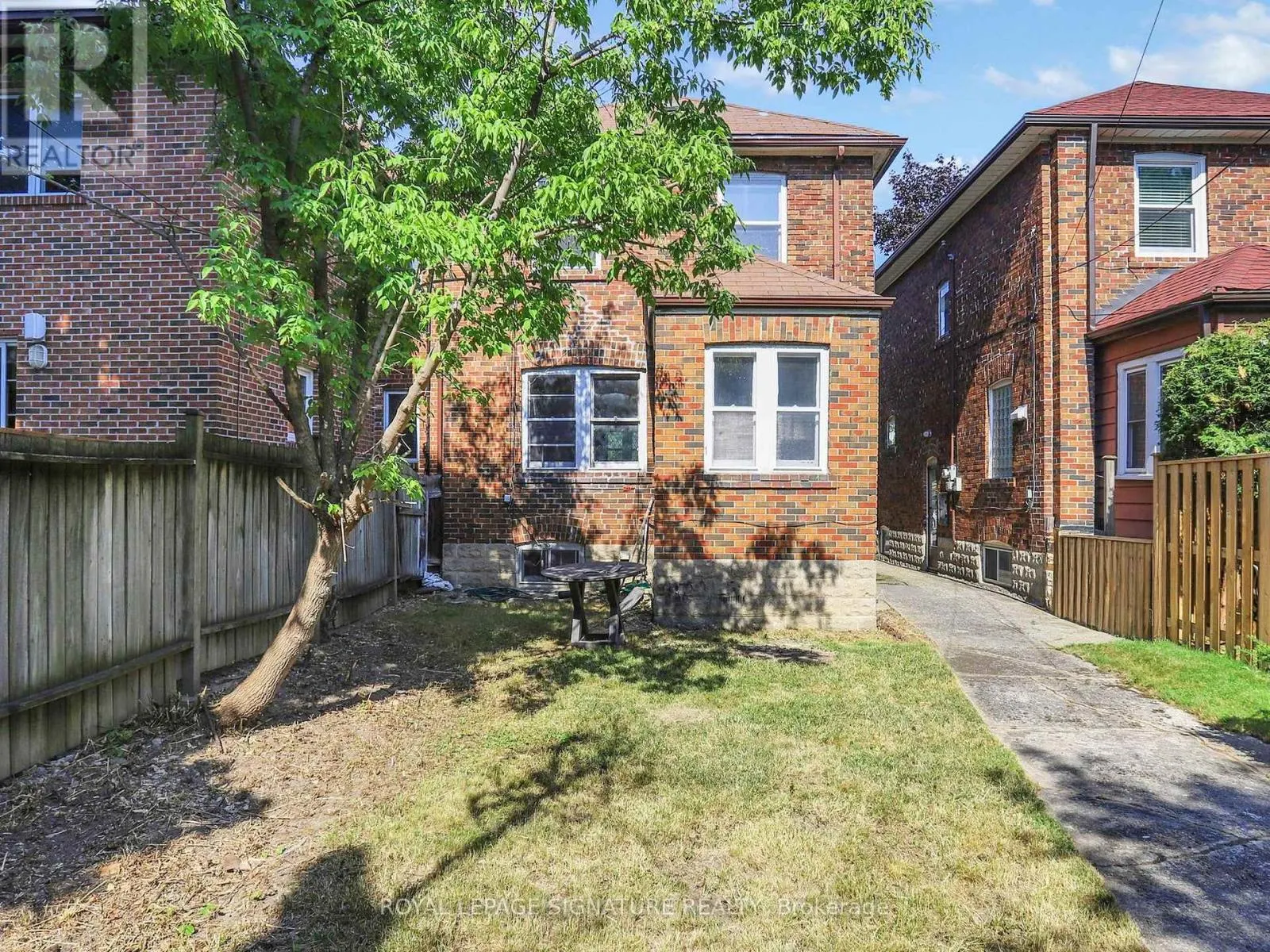 68 CASTLEWOOD ROAD