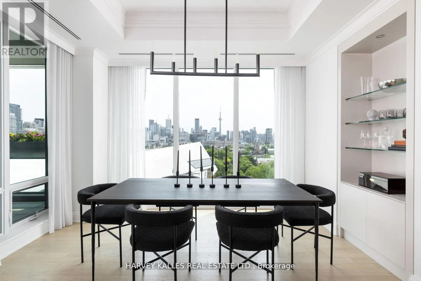 1202 - 206 BLOOR STREET W